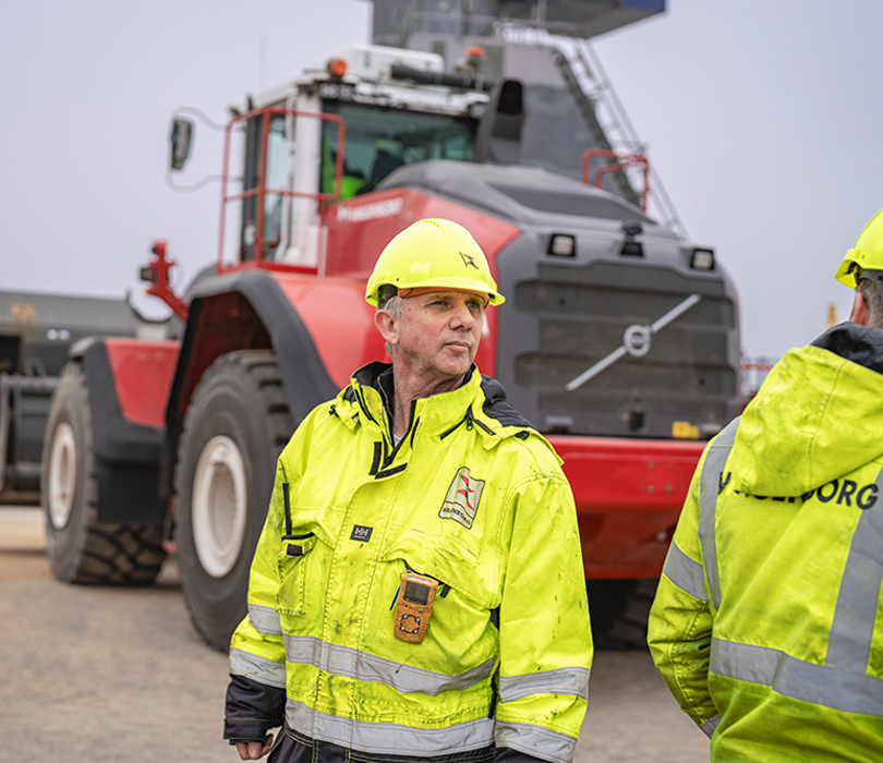 Expedtiemedewerker Stevedoring Shovel 2